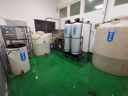 食品加工用純水設(shè)備 全自動(dòng)凈水系統(tǒng)與1噸反滲透凈化水裝置價(jià)格解析