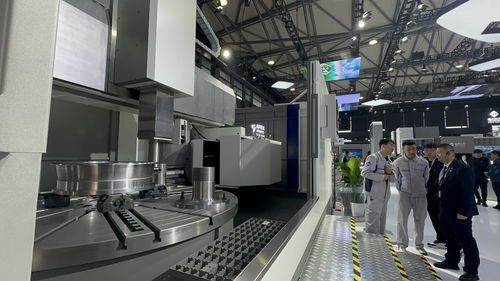 通用技術(shù)齊二機(jī)床兩款產(chǎn)品亮相CCMT2024，展現(xiàn)國產(chǎn)高端裝備硬實(shí)力